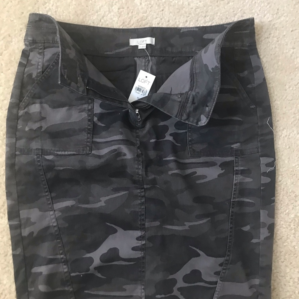 Loft camo skirt